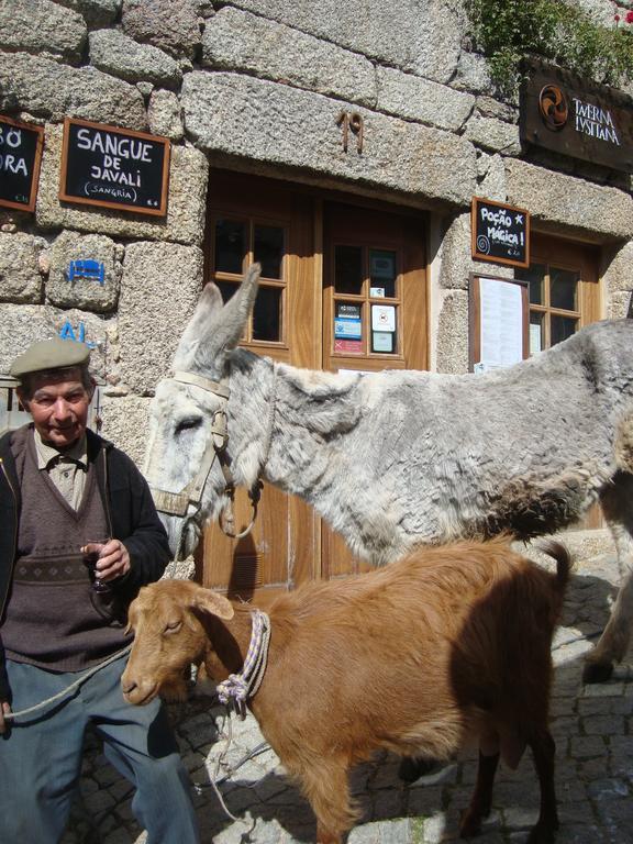 Taverna Lusitana Monsanto Exterior foto