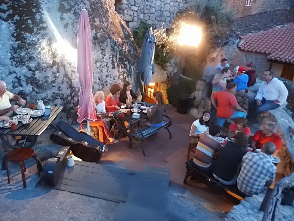 Taverna Lusitana Monsanto Exterior foto