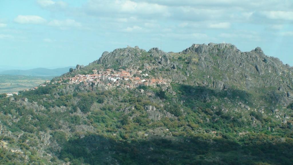 Taverna Lusitana Monsanto Exterior foto